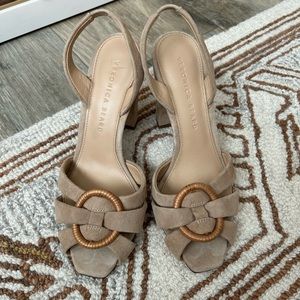 Veronica beard light tan suede chunky heel sandal
